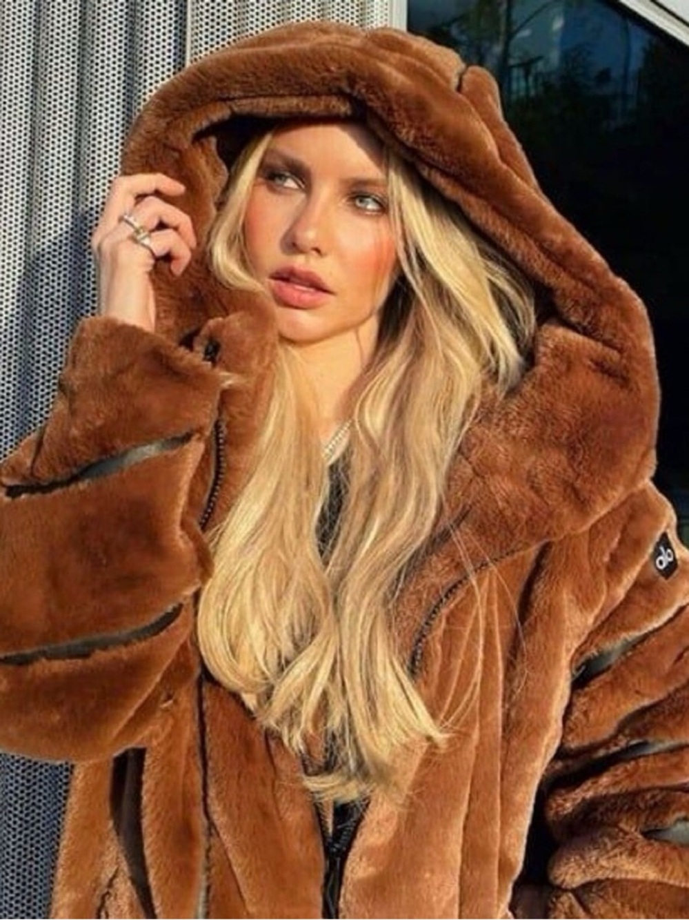 ALO Yoga Knockout Faux Fur Hooded Oversized  Jacket Chocolate Brown size medium - Picture 2 of 15